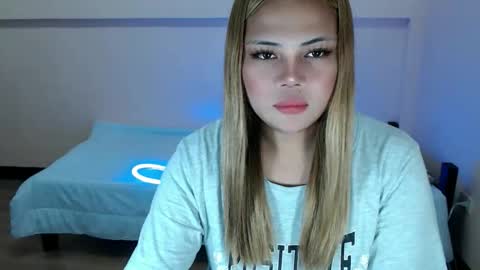 sophia daisy  online show from 10.11.25