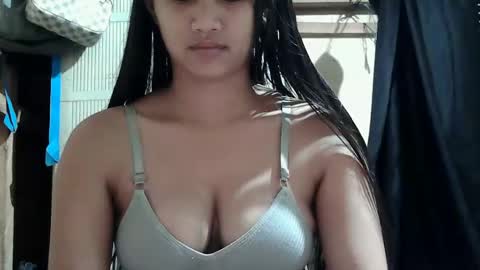 Snapshot of sweet_hazel25 chatting on 02.17.26 Hazel online show from 02.17.26