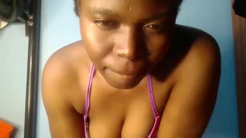 Snapshot of sweet_jamiie chatting on 09.08.25 jay online show from 09.08.25