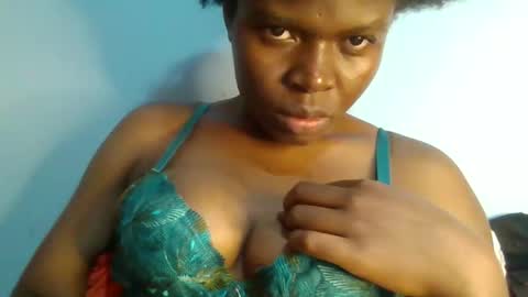 Snapshot of sweet_jamiie chatting on 09.19.25 jay online show from 09.19.25