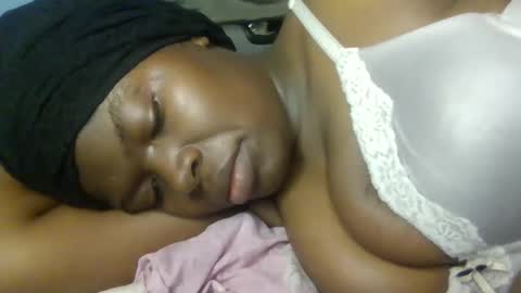 Snapshot of sweet_jamiie chatting on 11.16.25 jay online show from 11.16.25