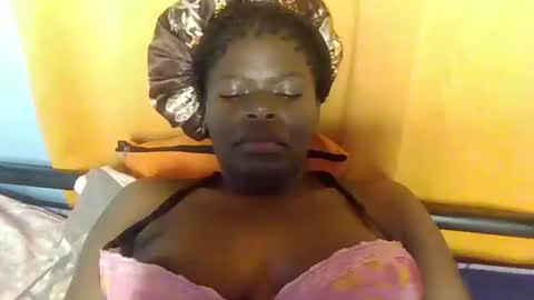 Snapshot of sweet_jamiie chatting on 12.02.25 jay online show from 12.02.25