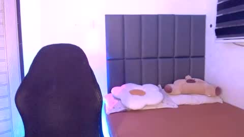 Snapshot of sweet_kittykatya chatting on 06.23.26 sweet_kittykatya online show from 06.23.26