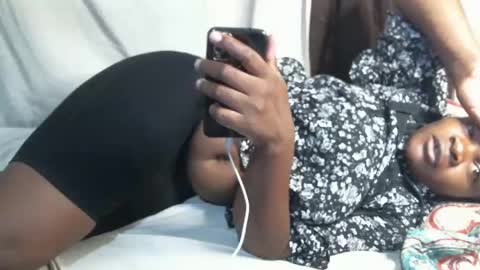 Snapshot of sweet_lilianah chatting on 11.15.25 sweet_lilianah online show from 11.15.25