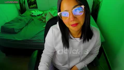 Snapshot of sweet_lina1 chatting on 02.12.26 Lina online show from 02.12.26