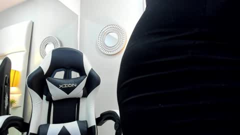 Snapshot of sweet_lucianaaa chatting on 12.14.25 Luciana online show from 12.14.25