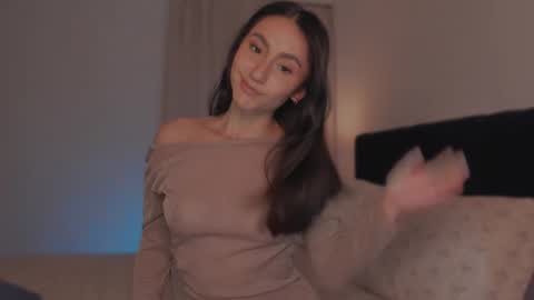 Snapshot of sweet_mara_cat chatting on 12.18.25 Mor online show from 12.18.25