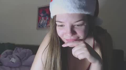 Snapshot of sweet_martinique chatting on 12.29.24 TexasPAWG101 online show from 12.29.24
