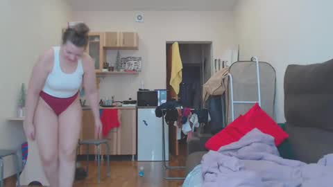 Snapshot of sweet_martinique chatting on 02.14.25 TexasPAWG101 online show from 02.14.25