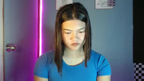Snapshot of sweet_mary_onboard chatting on 05.18.26 sweet_mary_onboard online show from 05.18.26