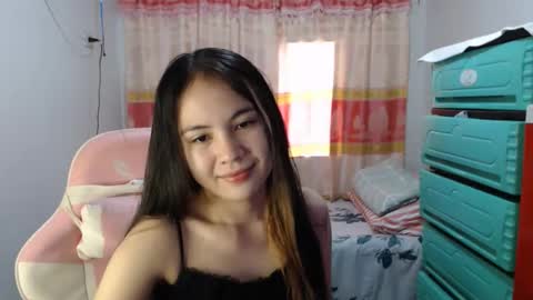 Snapshot of sweet_mie chatting on 11.01.25 princess mie online show from 11.01.25