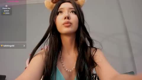 Snapshot of sweet_mikasa chatting on 12.15.25 Mikasa online show from 12.15.25