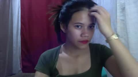 Snapshot of sweet_milkshake2004 chatting on 10.05.25 sweet_milkshake2004 online show from 10.05.25