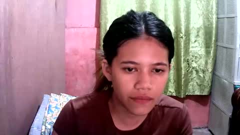 Snapshot of sweet_milkshake2004 chatting on 10.16.25 sweet_milkshake2004 online show from 10.16.25