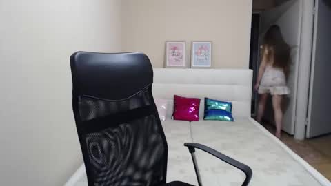 Anna online show from 12.19.25