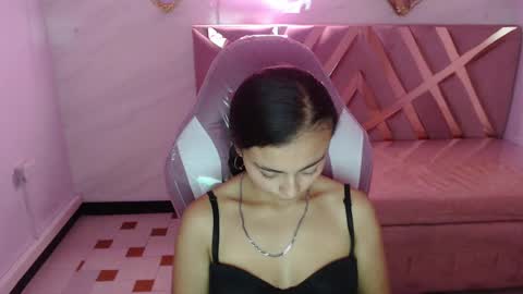 Live 300pm 900pm COLOMBIAN HOUR online show from 02.10.25