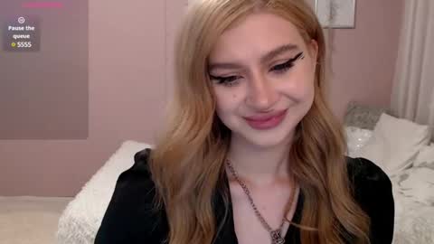 Snapshot of sweet_nicole_333 chatting on 03.07.25 sweet_nicole_333 online show from 03.07.25