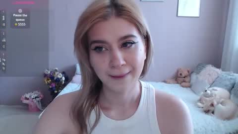 Snapshot of sweet_nicole_333 chatting on 09.13.25 sweet_nicole_333 online show from 09.13.25
