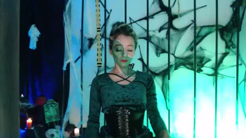 Snapshot of sweet_penny_ chatting on 11.01.25 Penny online show from 11.01.25