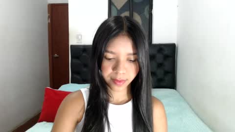 Snapshot of sweet_petite15 chatting on 07.13.26 petite sweet online show from 07.13.26