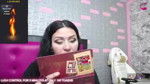  LAUREN  online show from 10.04.25
