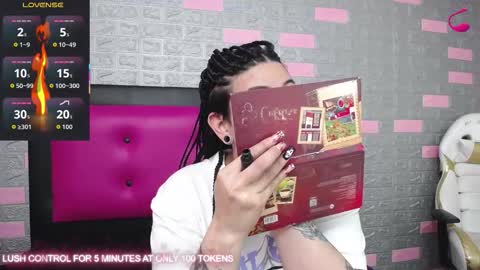  LAUREN  online show from 10.15.25