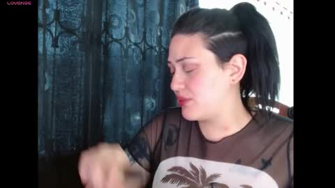 Snapshot of sweet_poison_666 chatting on 05.19.26 sweet_poison_666 online show from 05.19.26