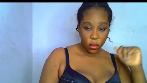 Snapshot of sweet_pussygirl474589 chatting on 09.30.25 Ayana online show from 09.30.25