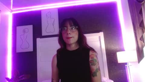   online show from 10.04.25