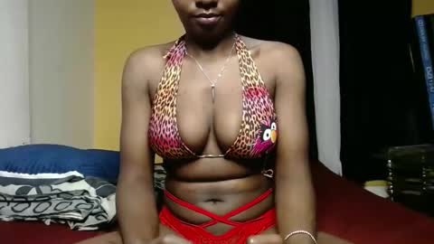 ellanah Tracie online show from 02.22.25