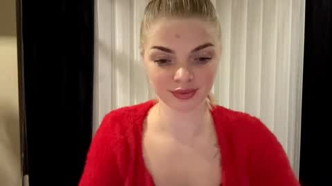 Snapshot of sweet_sinn_ chatting on 10.27.25 Mira online show from 10.27.25