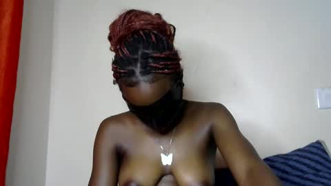 Snapshot of sweet_strawberina chatting on 04.09.26 sweet_strawberina online show from 04.09.26