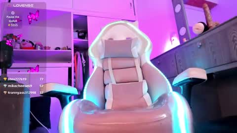 Snapshot of sweet_tiiina chatting on 03.03.25 online show from 03.03.25