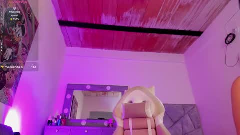 Snapshot of sweet_tiiina chatting on 11.24.25 online show from 11.24.25