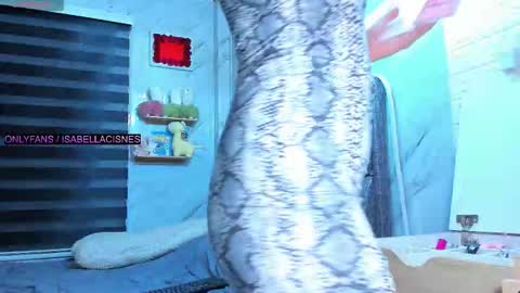 Isabella online show from 10.15.25