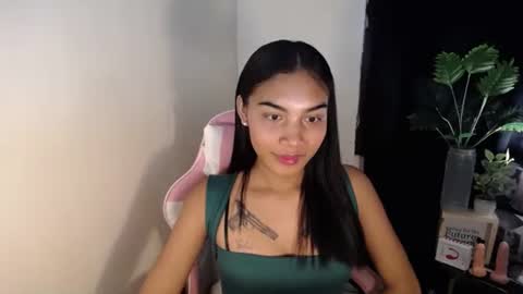 Snapshot of sweet_trishaxx chatting on 11.01.25 Trisha online show from 11.01.25