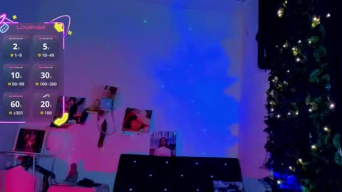 Steven independent model online show from 11.11.25