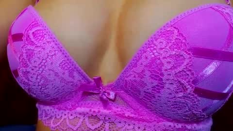 SweetKiss online show from 02.15.25