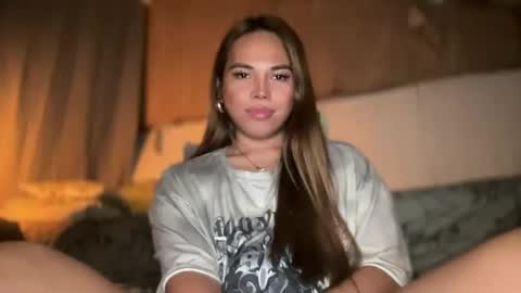 Snapshot of sweetalexa19 chatting on 01.01.25 alexa your one and only queen online show from 01.01.25