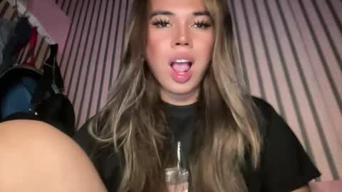 Snapshot of sweetalexa19 chatting on 10.17.25 alexa your one and only queen online show from 10.17.25