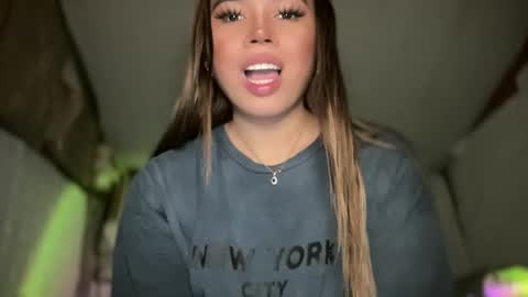 Snapshot of sweetalexa19 chatting on 11.19.25 alexa your one and only queen online show from 11.19.25