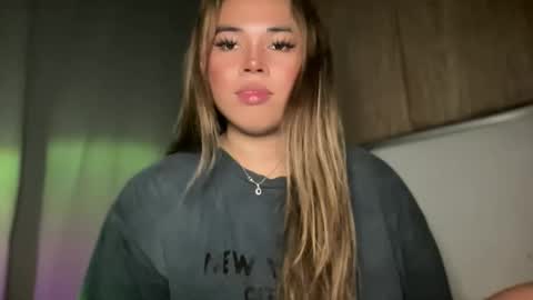 Snapshot of sweetalexa19 chatting on 11.20.25 alexa your one and only queen online show from 11.20.25