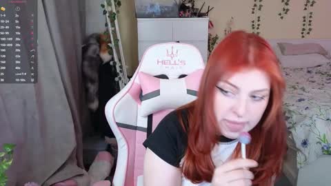 Snapshot of sweetangel_striptease chatting on 11.26.25 SweetAngel Striptease online show from 11.26.25