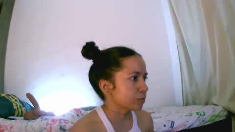 Snapshot of sweetapril_1991 chatting on 10.23.25 sweetapril_1991 online show from 10.23.25