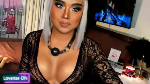 Snapshot of sweetbella118 chatting on 11.16.25 bella online show from 11.16.25