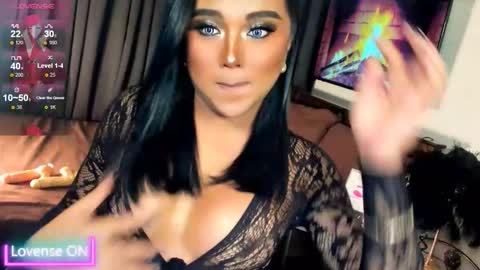 Snapshot of sweetbella118 chatting on 12.01.25 bella online show from 12.01.25