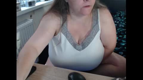 Sweetboobs85h online show from 09.13.25