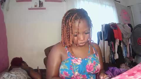 Snapshot of sweetcoochiex chatting on 10.29.25 sweetcoochiex online show from 10.29.25