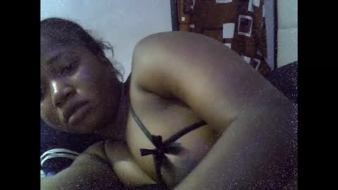 Snapshot of sweetcoochiex chatting on 11.04.25 sweetcoochiex online show from 11.04.25