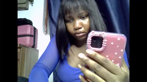 Snapshot of sweetcoochiex chatting on 12.16.25 sweetcoochiex online show from 12.16.25